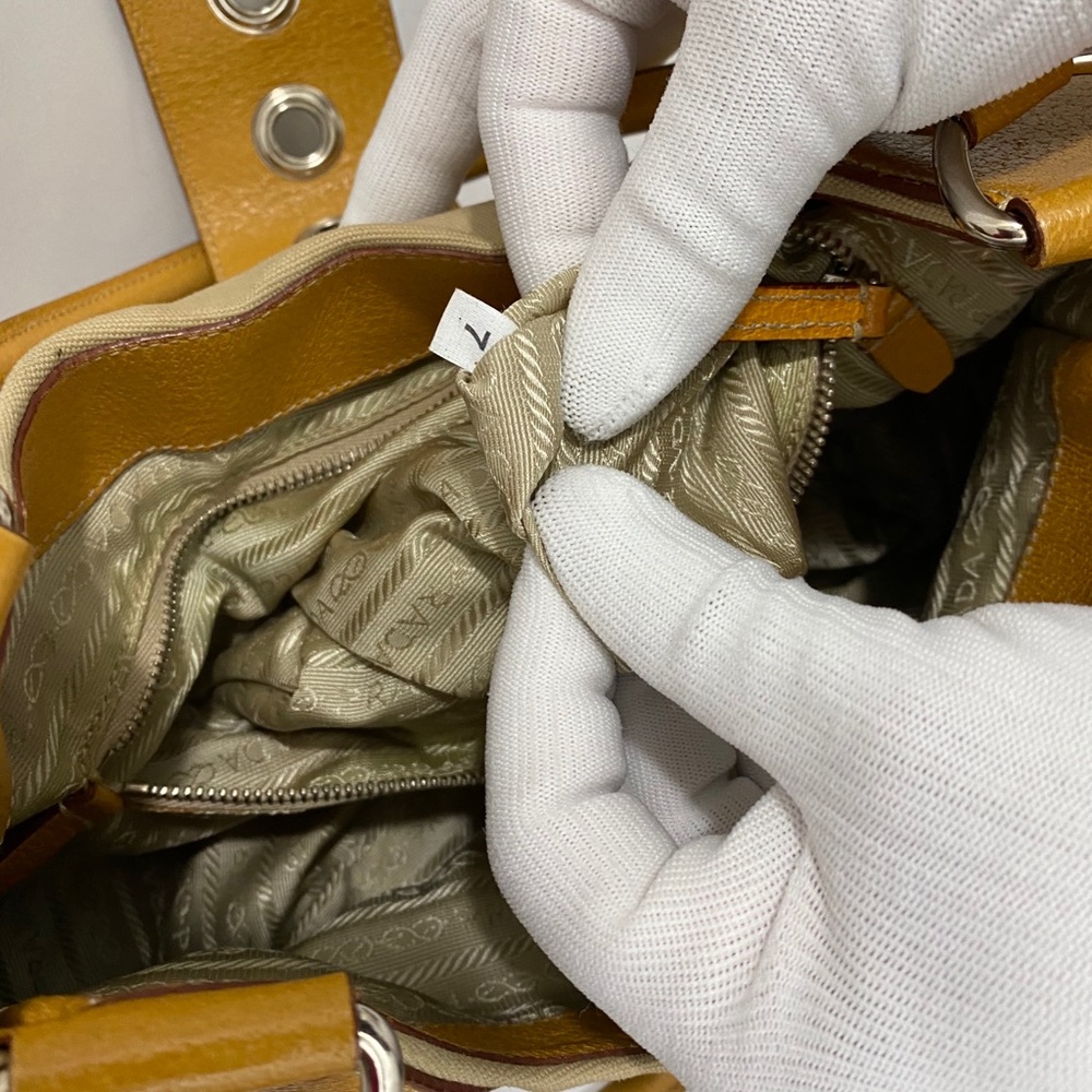 Handbag - Picture 6 of 10